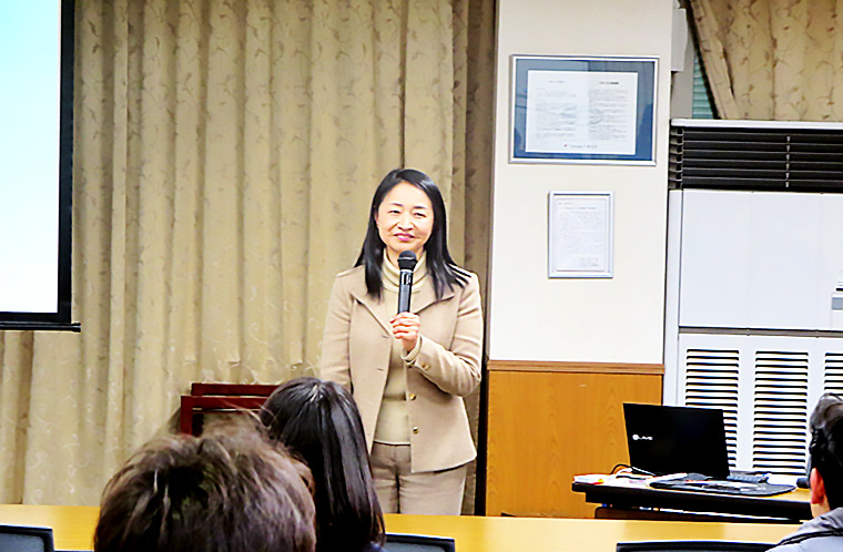 浜田　恵美子氏